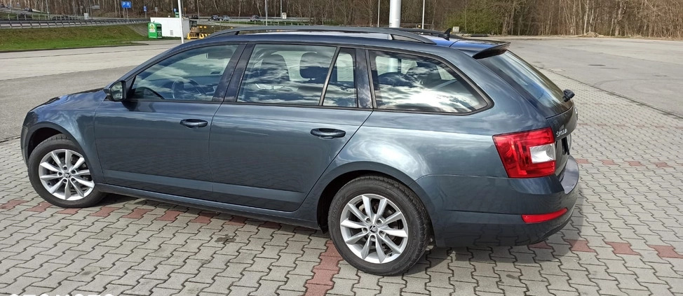 Skoda Octavia cena 41500 przebieg: 179614, rok produkcji 2016 z Katowice małe 46